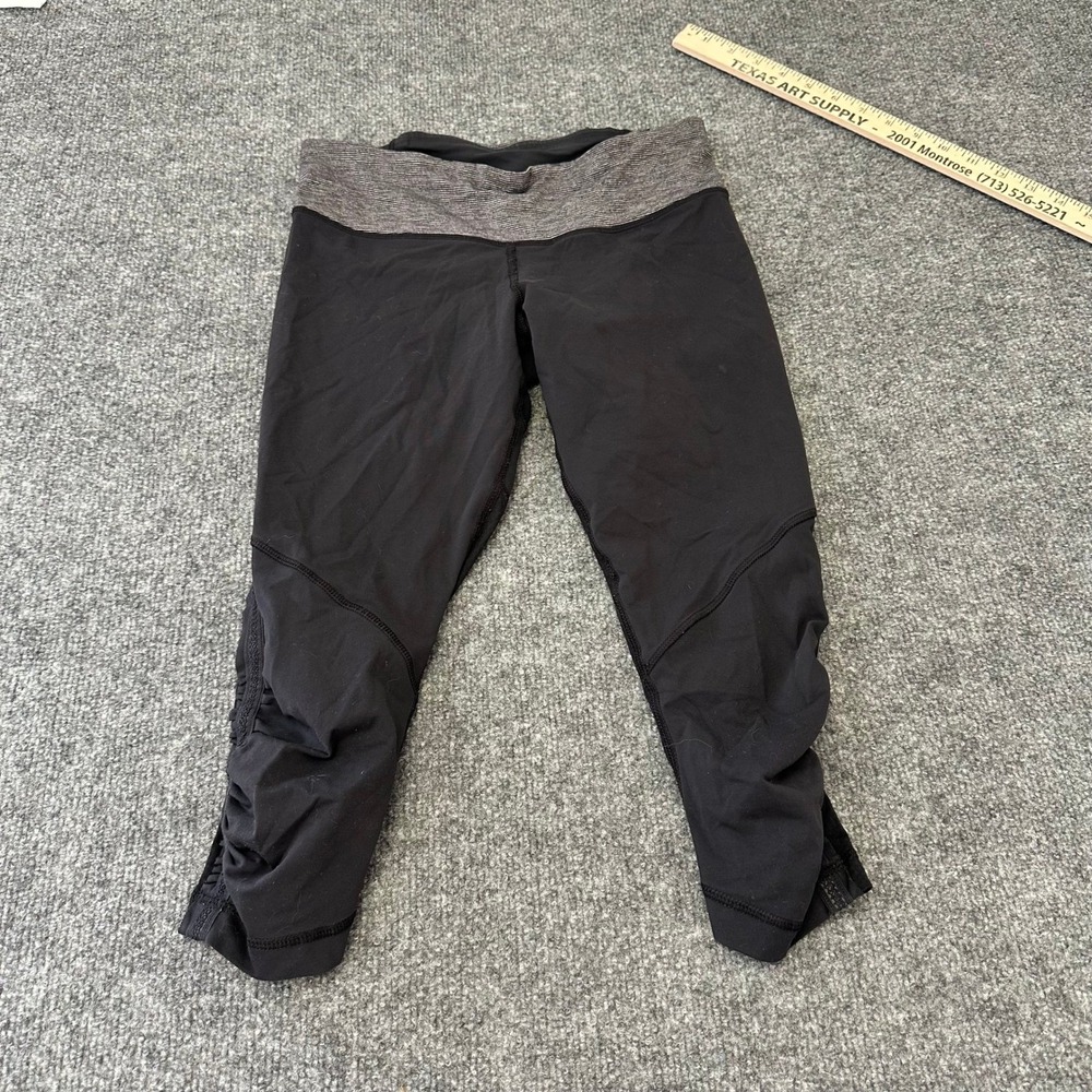 Lululemon Crop Leggings Womens Size 6 Black Grey Striped Yoga Mesh Athletic Pant